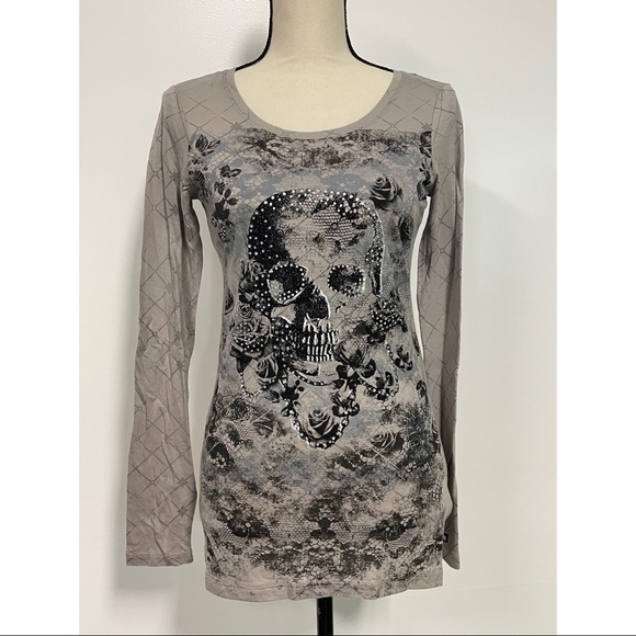 Rock & Republic Tops - NWT Rock & Republic Long Sleeve Skull Shirt Size XS